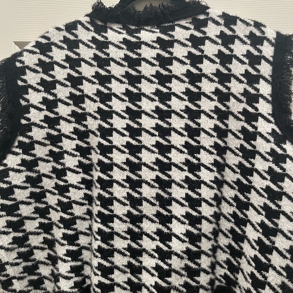 Black and White Preppy Houndstooth Sweater Vest - Picture 8 of 10